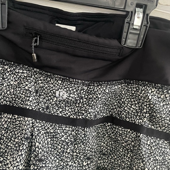 Lululemon Run: Pace Setter Skirt *4-way Stretch - Picture 4 of 6